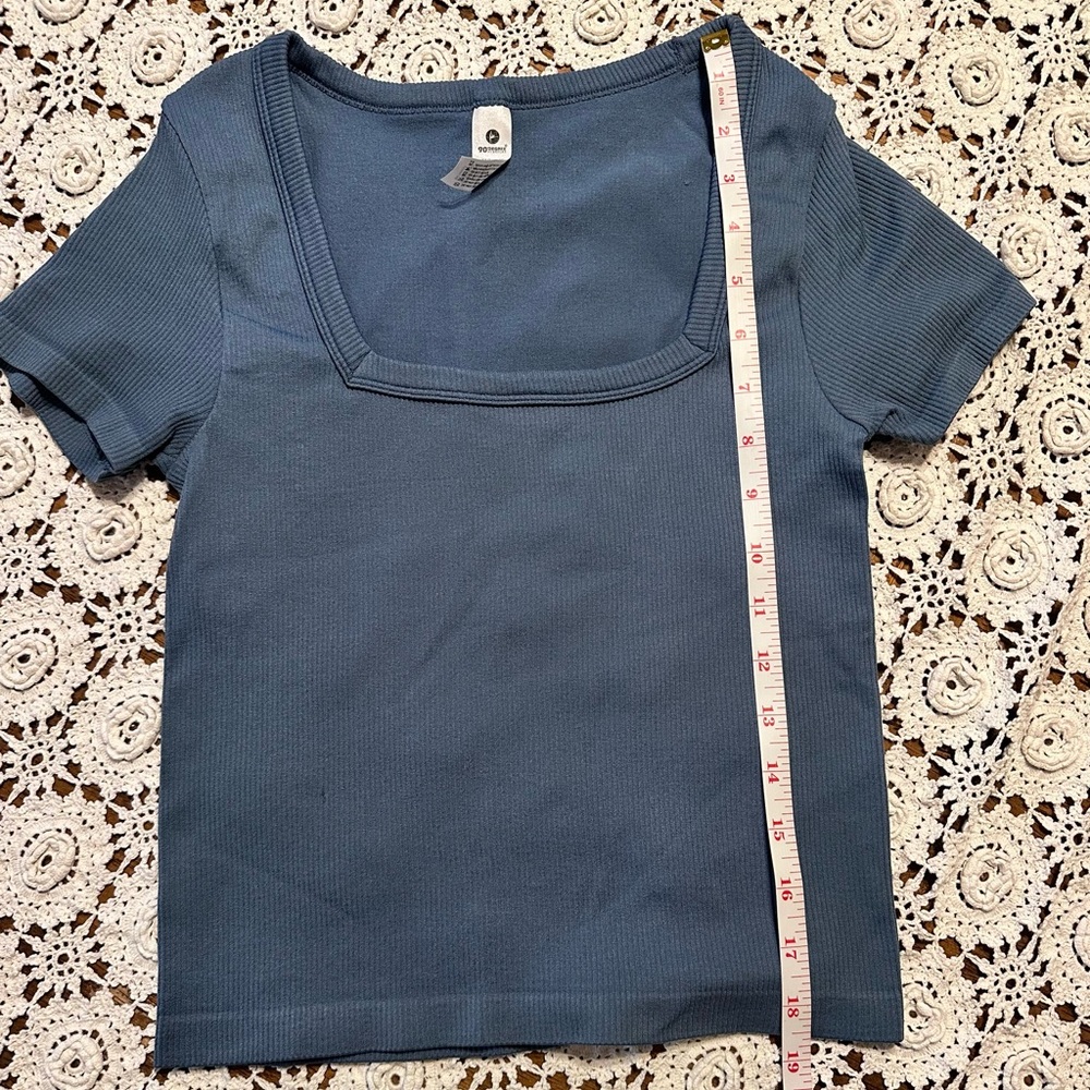 Blue top by 90 Degrees by Reflex
 Rib Seamless Leighton Short Sleeve Size Small